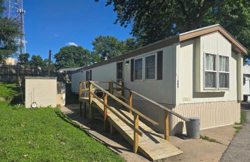 2 min to Chiefs camp 58 min to Arrowhead stadium - Photo 12