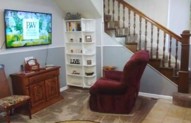 3-Br 2-Bath Family-Friendly Home -10 Min to Tulsa - Foto 1