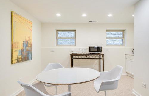 Walk to Lake Michigan Chicago Apt with Yard - Photo 10