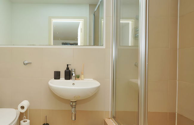 2 Bed Flat - Sleeps 6 - Parking - Wifi - Foto 5