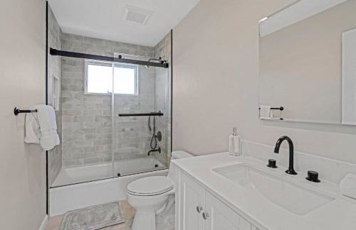 Queen Vic Beach House: 5 Mins to Vineyards & Farmstands - Foto 23