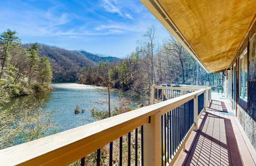 5 Bed 4 Bath Vacation home in Tuckasegee - Foto 17