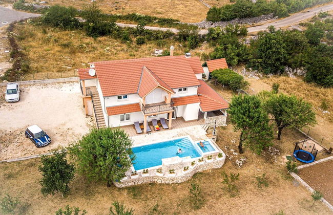 Secluded Holiday Home With Pool and Hot Tub - Foto 24