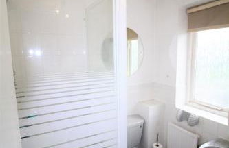 3 Bed Detached - Sleeps 5 - Private Garden & Parking Plus Garage - Quiet Cul De Sac Location - Dog Friendly - Fast Wifi - Close to Motorway Access - Foto 26