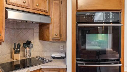 DFW 3BR Luxury Family Escape with Pool and Game Room - Foto 3