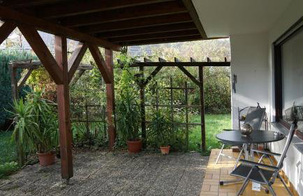 Großzügige Wohnung mit Terrasse und Gartenzugang - das komplette Erdgeschoß - Foto 20