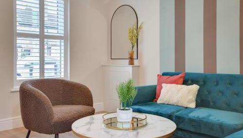 Ann’s Place - 2 Bed House Central Romford - Free Parking & Garden - Foto 3