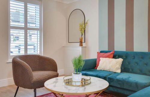 Ann’s Place - 2 Bed House Central Romford - Free Parking & Garden - Foto 3