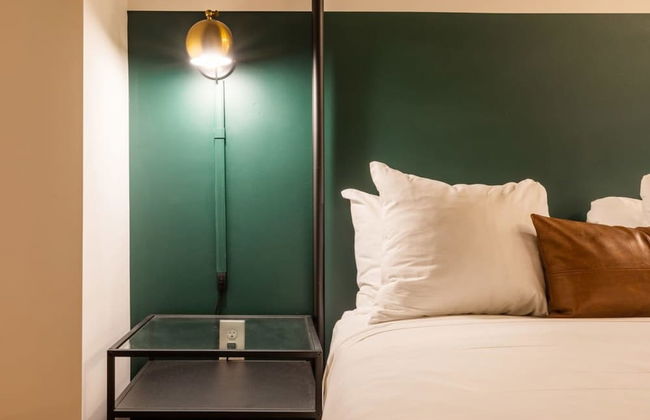 Sosuite 2BR Apt w W/d, Gym, On-site Restaurant - Photo 22