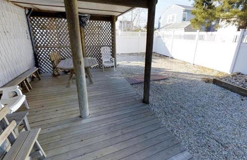 Great Value - Oceanside Raised Ranch Location Is Perfect For Walking To Beach, Restaurants, Pizza, Ice Cream Or Coffee 13419 - Foto 17