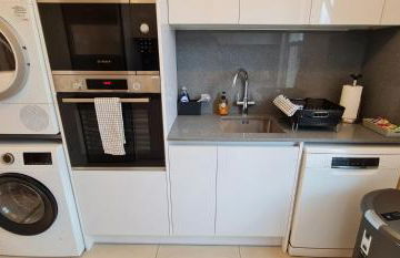 London Luxury 3 bedroom large apartment, aircon, free parking, station 4 mins walk - Foto 13