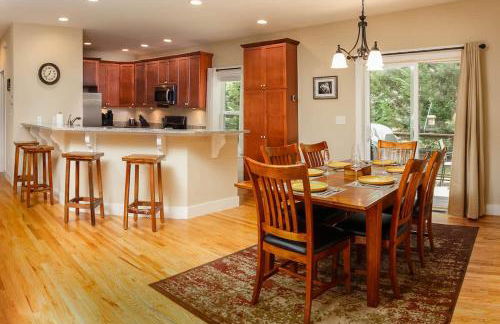 River Rock Cabin - Comfortable, Private Home with King Beds & Mountain Views - Foto 14