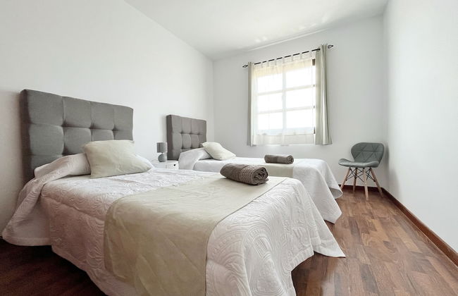 Villa - Sleeps 6 - Pool - Pets Ok - Parkin - Foto 2