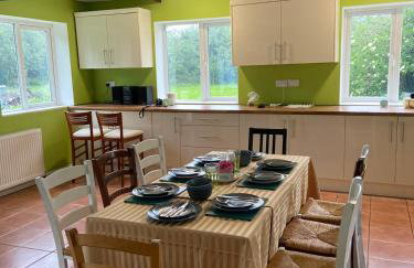 Charming Countryside Retreat Fast Wifi - Photo 43