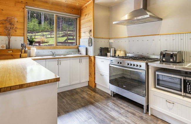 Mole Creek Cabins - Photo 37