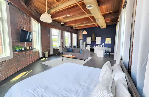 Jennifer's Historic Riverfront Loft City Views - Foto 18