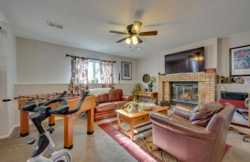 Loveland Home with Private Hot Tub and Wood Fireplace! - Foto 1