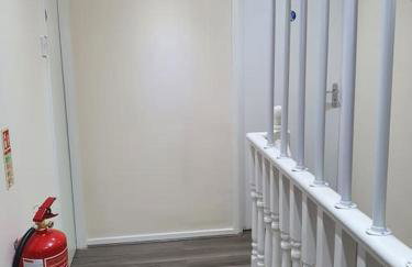 5 Bedroom House by monishortlets - Foto 59