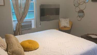 Plenty Parking for Boat ,RV, Trailers w Cars Cozy 2 BDRM COTTAGE - Foto 5