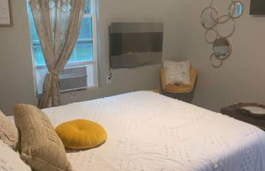 Plenty Parking for Boat ,RV, Trailers w Cars Cozy 2 BDRM COTTAGE - Foto 5