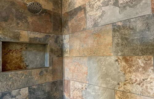 Laurelwood Luxury Cabin Hot Tub - Photo 31