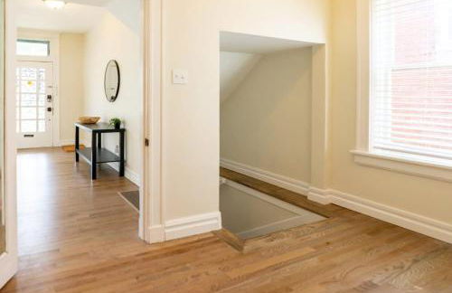 8BR at Tower Grove Park Sleeps 22 ABODEbucks - Photo 14