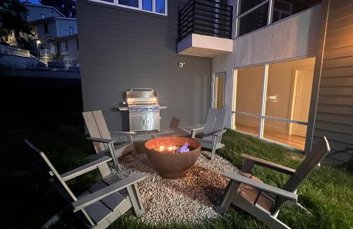 The Arts House - Private and Gated Home in Silver Lake with Pool & Views - Photo 35