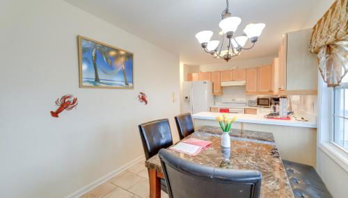 Beach, Pier Access! Pet-Friendly Crystal Coast Gem - Foto 5