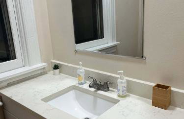 Cozy Home off Brady ST - Foto 45