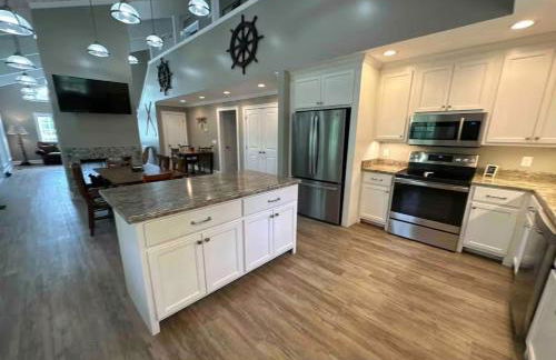 Brushy Creek Lodge - Riverfront, Hot Tub, Fire Pit - Foto 5