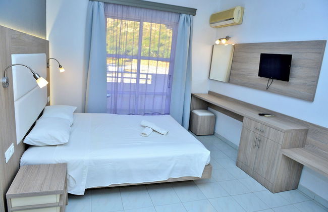 Maroula Studios - Photo 20