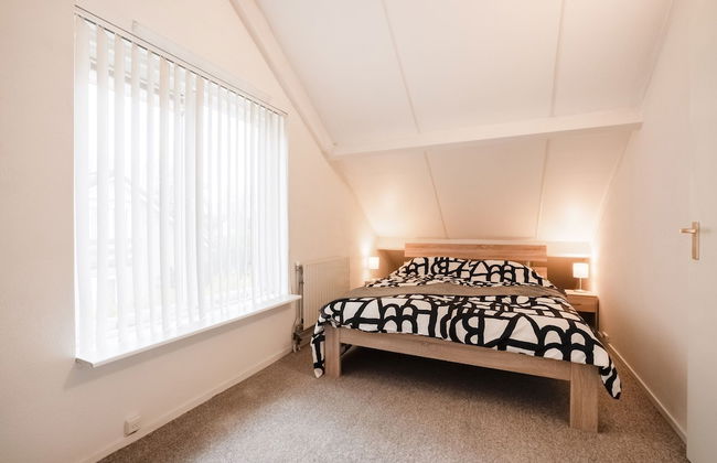 Lush Bungalow in Beek Gem Montferl& with Hot Tub - Photo 8