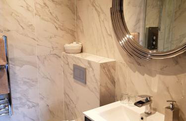 The Queens Head, Parkside Apartment 1 - Photo 9