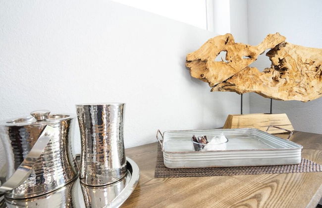 The Tennyson Adventure A Luxury Townhome With Private Balcony - Photo 12