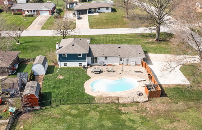 Hometown Hideaway - 4BR 2 5BA Pool Game Room - Foto 64