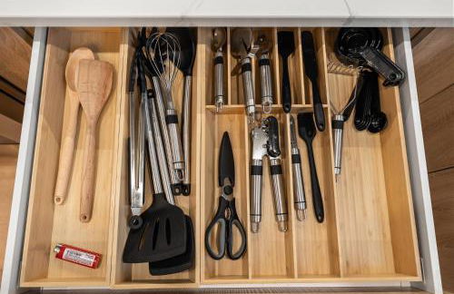 5-Bedroom Home with 2 Kitchens & Rooftop Deck, U Street and Shaw - Foto 15