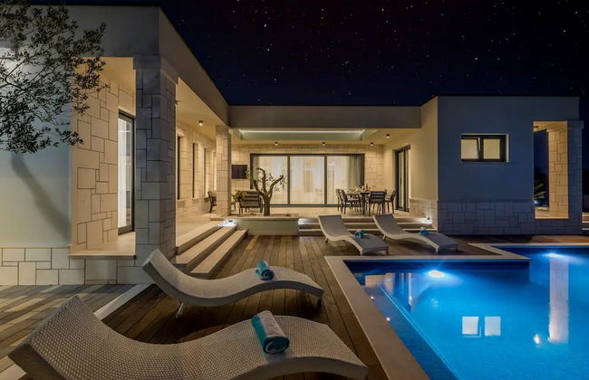 Sophisticated Oasis Residence Villa With Pool - Foto 22