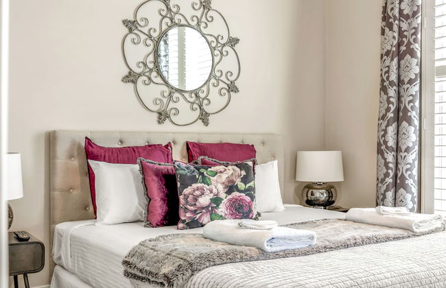 Grandview Accommodation - The Elm Tree Apartments - Photo 37