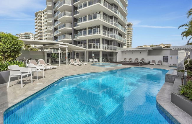 Catalina Resort - Photo 1