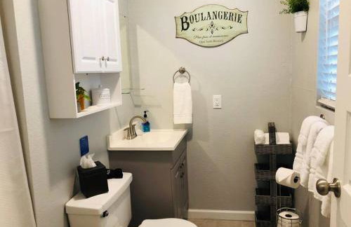 Downtown Dunedin! 2 bedroom 2 bath NO KIDS, NO PETS - Photo 22
