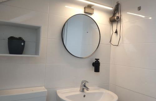 Studio "Küssaburg-Blick" - grosse Dachterrasse - Boxspringbett - nahe Therme Bad Zurzach, CH - Foto 16