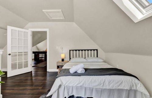 NEW! Fun & style Eastside MKE Best Day Townhouse - Foto 17