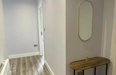 Square Flat - Modern - En-Suites - 6 Guests - Foto 26