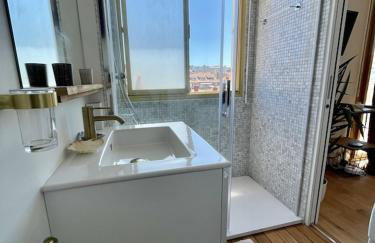 Superb top floor studio, Biarritz center. - Foto 18