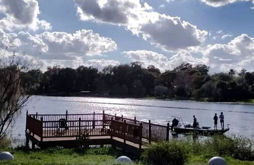 Serene Lakefront Room with Private Bath & Scenic Views in Lake Helen, Florida - Foto 13