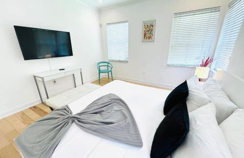 Heated Pool Tropical House with Summer Kitchen 3BR- Oasis in Miami! - Foto 13