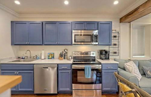 King Bed Bungalow Just Feet from Historic Main Street - Foto 13