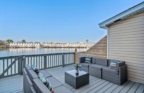 Sunset Serenity!!-Tropical Waterfront Oasis-Huge Private Patio-10Min to KingSt & Beaches - Foto 20