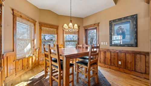 New! Black Bear Inn - Pet friendly - trailer parking - walk to lake - rustic - Foto 5