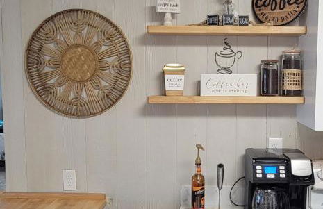 Waterfront, dock, Hot tub, kayaks, King Bedroom with amazing views, RELAXATION, 2 miles to the beach - Foto 8